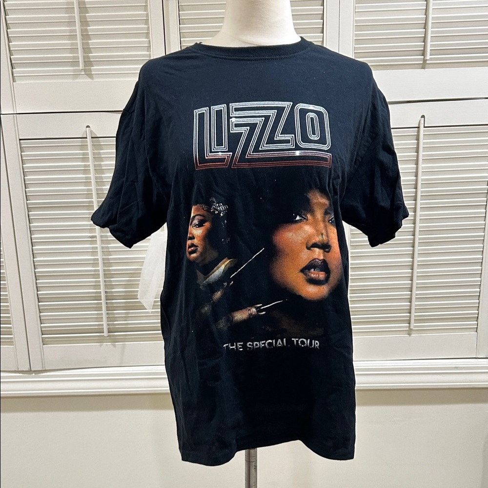 Lizzo The Special Tour Black Graphic T-Shirt